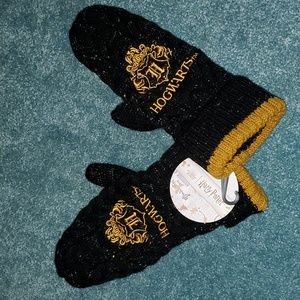 Black/Gold Harry Potter Hogwarts Mittins NWT